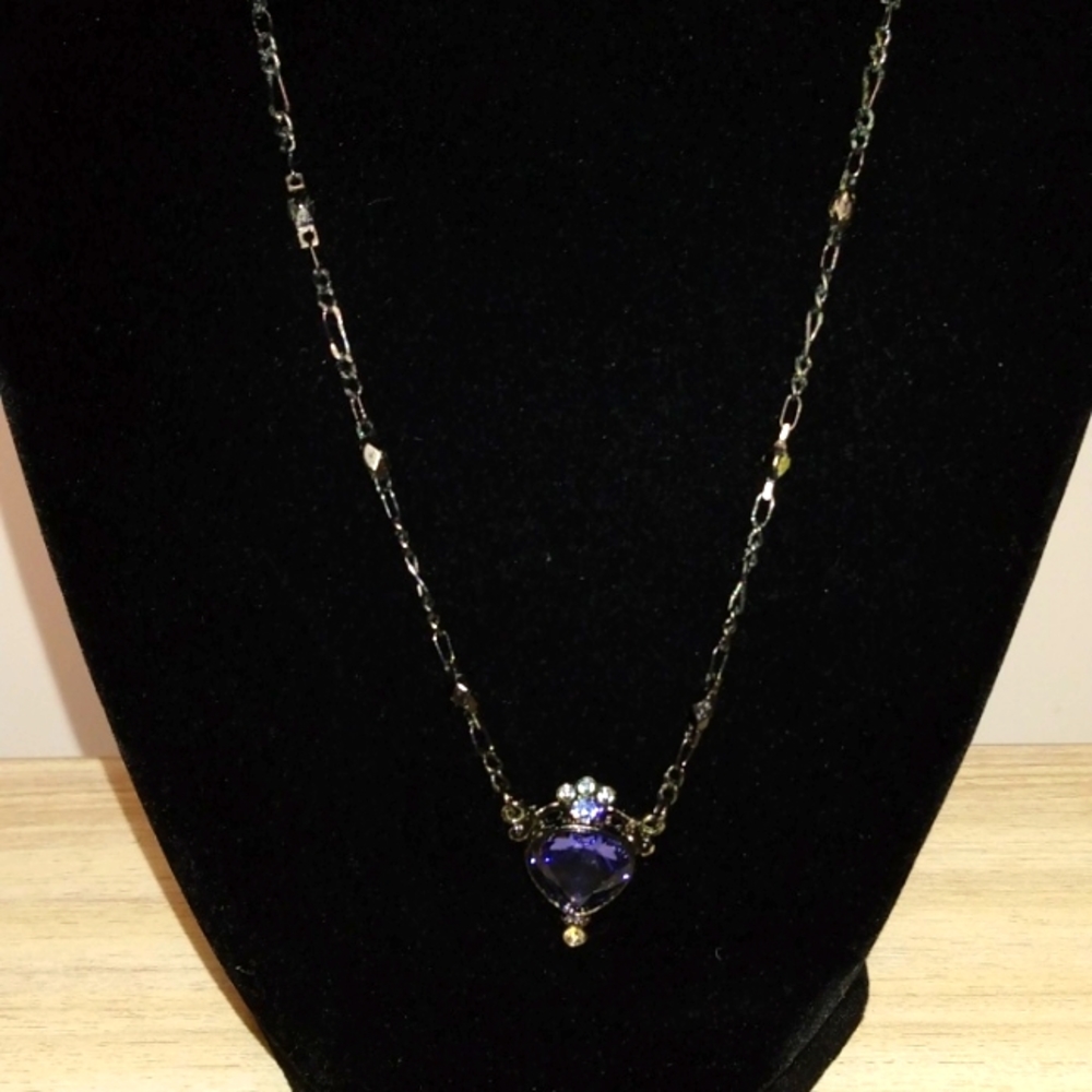 Vintage 1928 Blue & Black Dainty Necklace - Picture 2 of 7